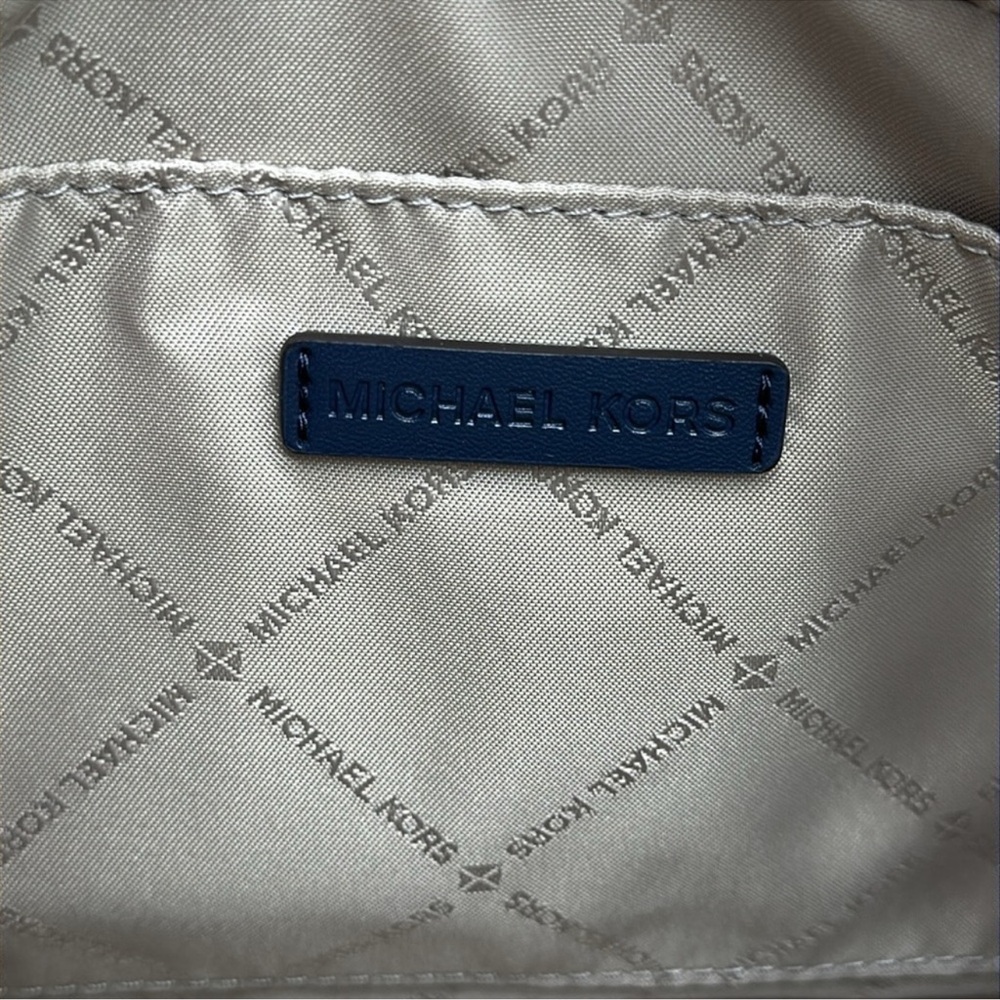 Michael Kors Jet Set Lg Ombré Signature Logo East West Crossbody Body
Navy 
NWT - Picture 11 of 15